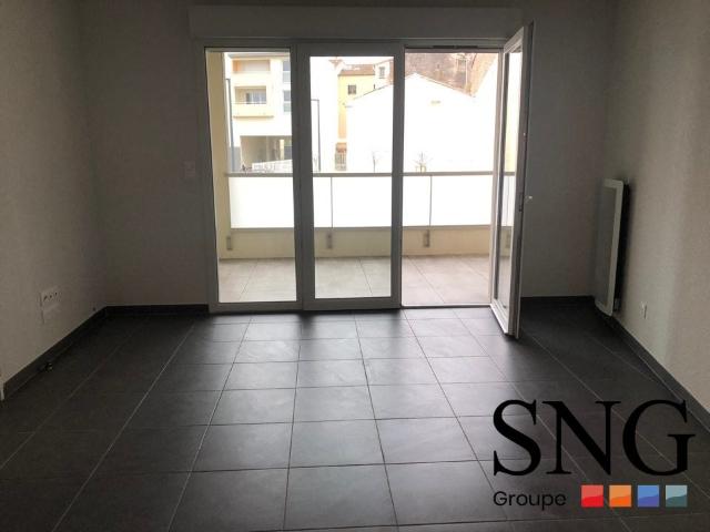 Location Appartement Avenue de Grande Bretagne, Perpignan