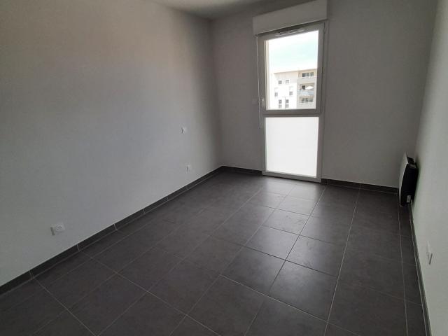 Location Appartement Avenue de Grande Bretagne, Perpignan
