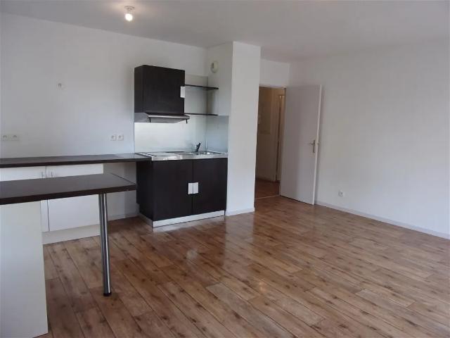 Location Appartement Avenue de la Gare de l'Est, Sens