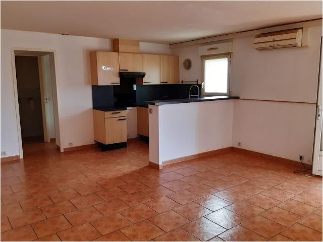 Location Appartement Avenue de la Gare, Lézan