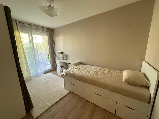 Location Appartement Avenue de la Division Leclerc, Vénissieux