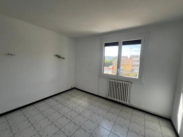 Location Appartement Avenue de la Liberté, Nîmes