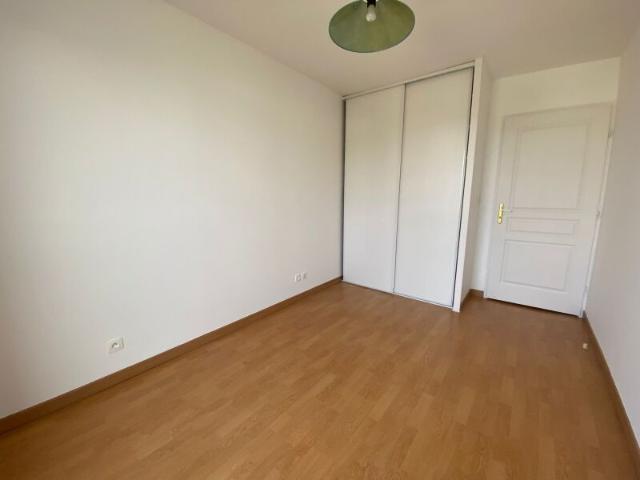Location Appartement Avenue de la Tête Verte, Saint Denis de l'Hôtel