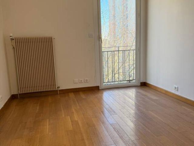 Location Appartement Avenue de la Villedieu, Élancourt