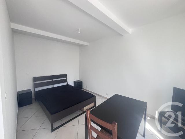 Location Appartement Avenue de Saint Louis, Marseille