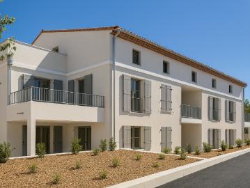 Location Appartement Avenue de Saint Zacharie, Trets