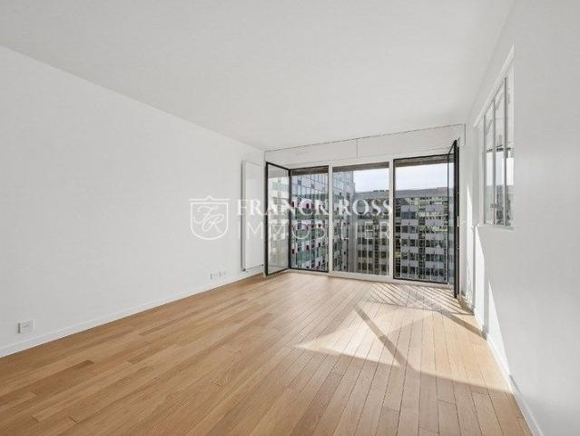 Location House Avenue de Suffren, Paris