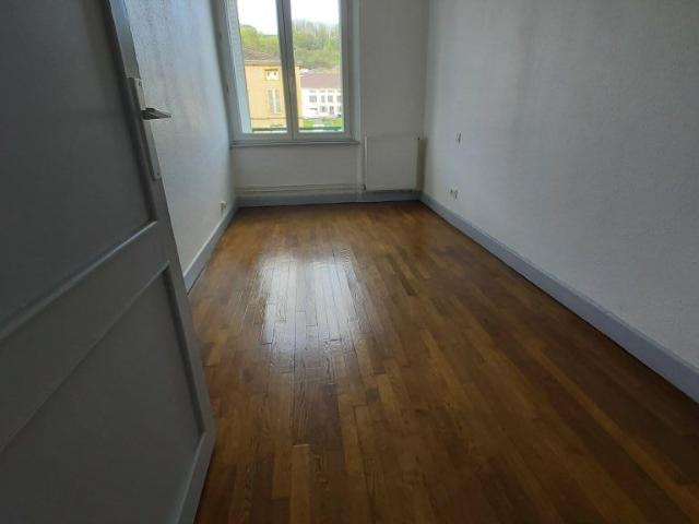 Location Appartement Avenue de Verdun, Montmédy