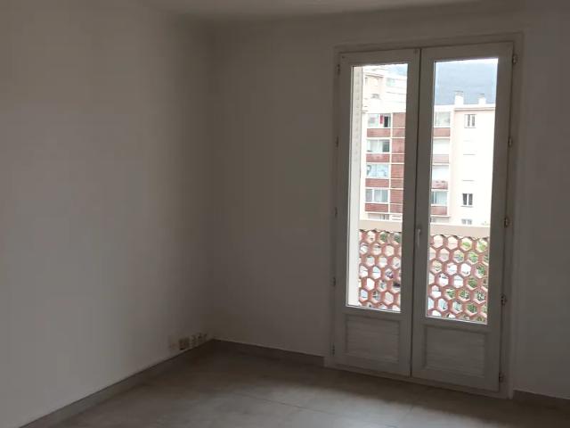 Location Appartement Avenue de Verdun, Aubagne