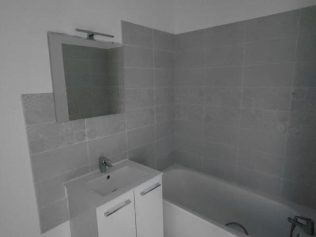 Location Appartement Avenue des Alpes, Marcilloles