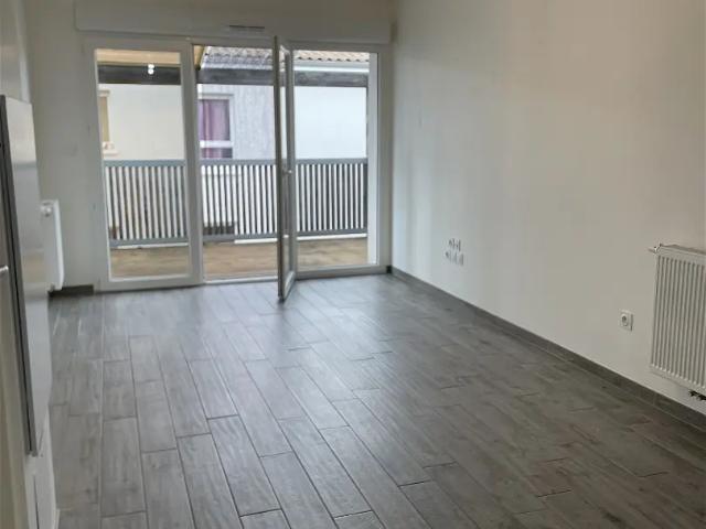 Location Appartement Avenue des Pyrénées, Villenave d'Ornon