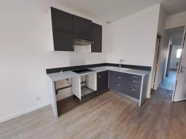 Location Appartement Avenue Désiré Henri, Trets