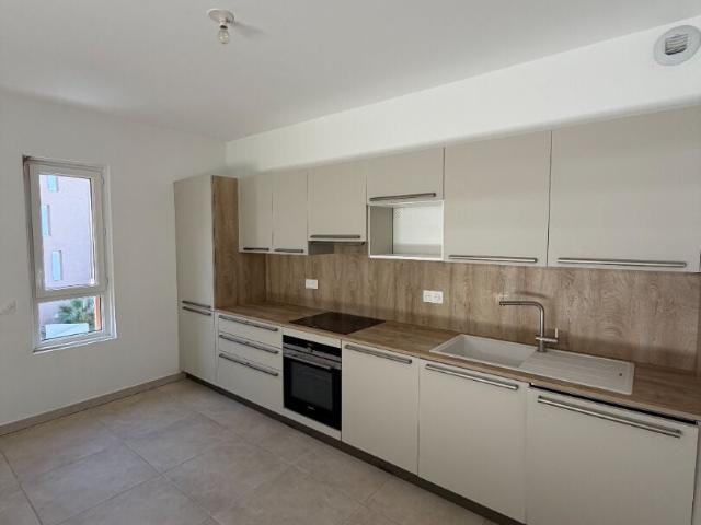 Location Appartement Avenue du Général de Gaulle, Draguignan