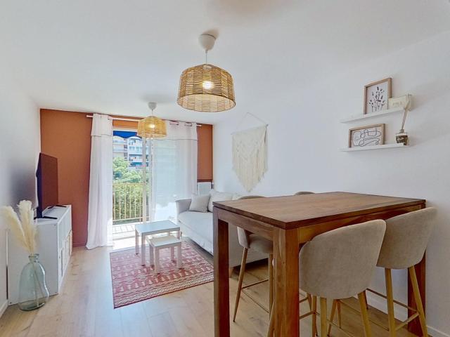 Location Appartement Avenue du Grand Pin, Antibes