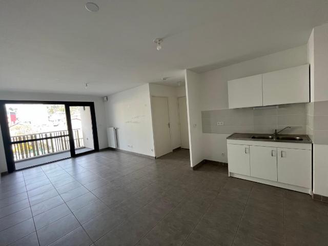 Location Appartement Avenue du Docteur Desfrançois, Chambéry