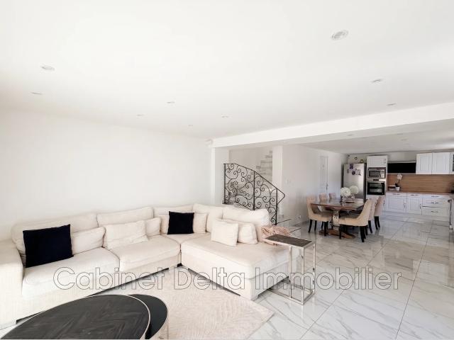 Location Appartement Avenue du Deuxième Spahis, Sanary sur Mer
