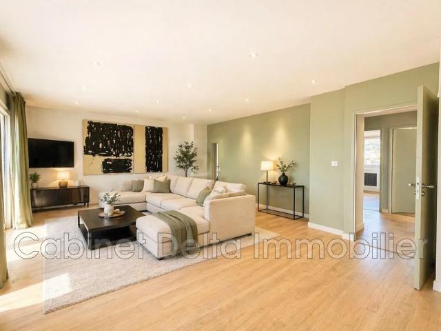 Location Appartement Avenue du Deuxième Spahis, Sanary sur Mer