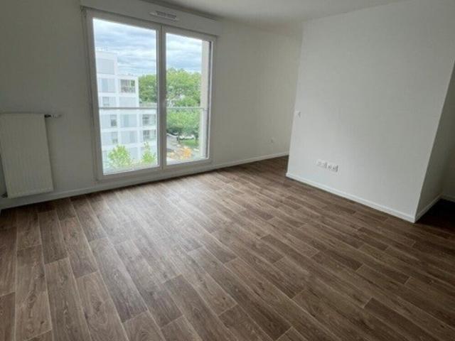 Location Appartement Avenue du Maréchal De Lattre de Tassigny, Bondy