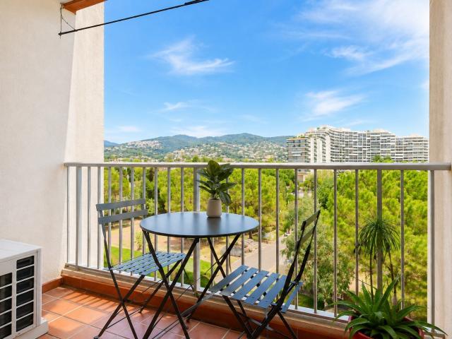 Location Appartement Avenue du Maréchal Juin, Mandelieu la Napoule