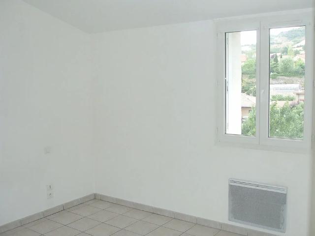 Location Appartement Avenue du Pré de Vabres, Saint Georges de Luzençon
