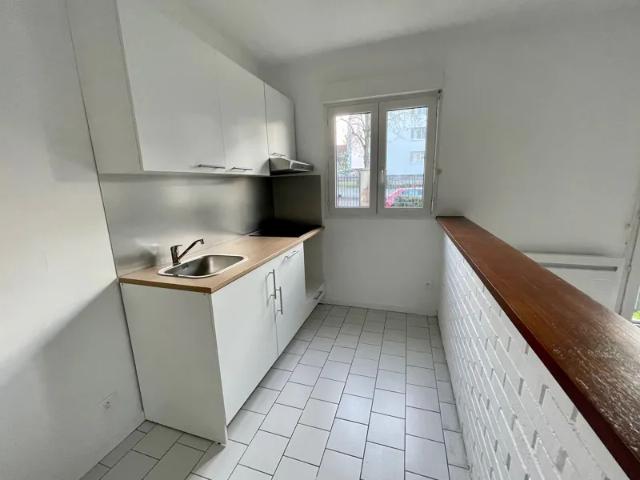 Location Appartement Avenue du Professeur Émile Sergent, Épône