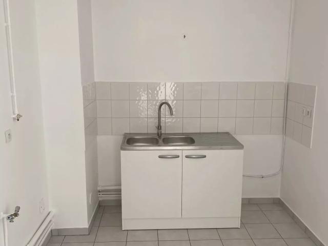 Location Appartement Avenue du XVème Corps, Toulon