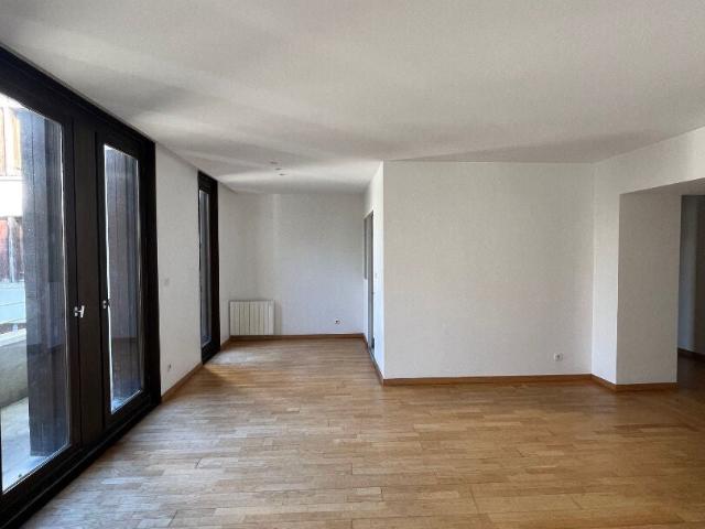 Location Appartement Rue Leblanc, Paris