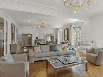 Location House Avenue Kléber, Paris