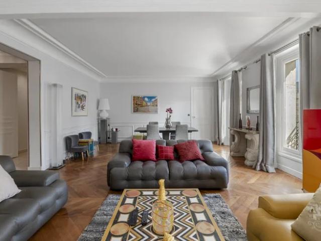 Location House Avenue Kléber, Paris