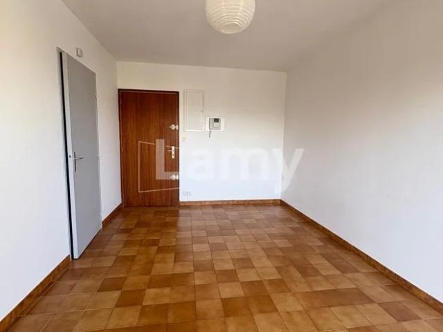 Location Appartement Avenue Jean Henri Fabre, Orange