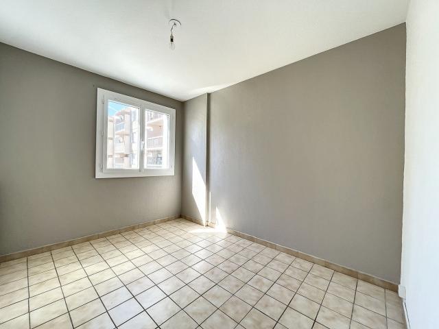 Location Appartement Avenue Jean Jaurès, Sénas