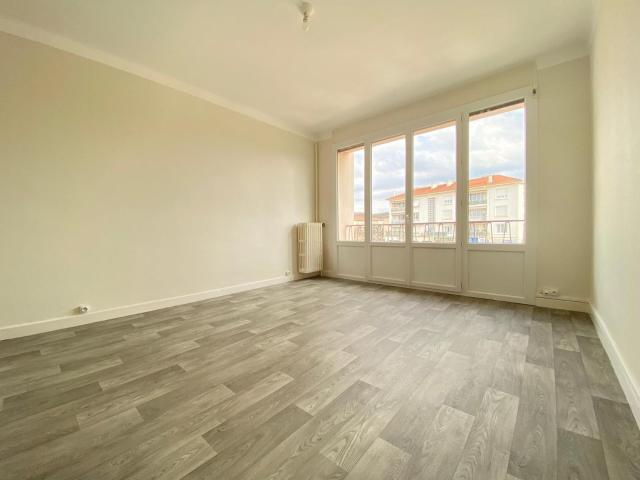 Location Appartement Avenue Jean Jaurès, Roussillon