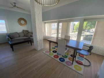 Location Appartement Avenue Jean Jaurès, Roquemaure