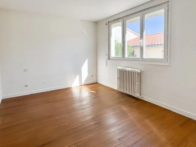 Location Appartement Place François Mitterrand, Verfeil