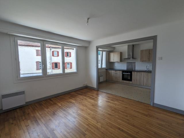 Location Appartement Avenue Jeanne d'Albret, Saint Palais