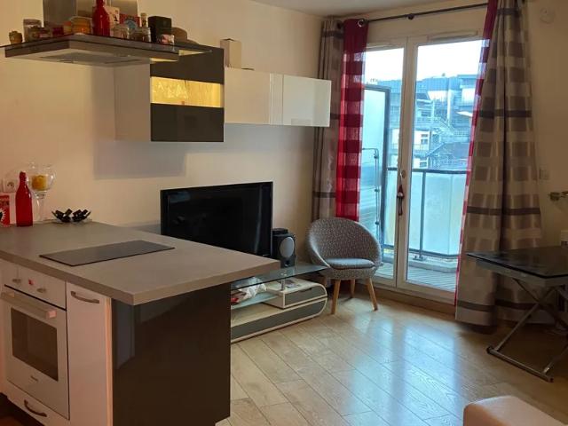 Location Appartement Avenue Claude Debussy, Clichy