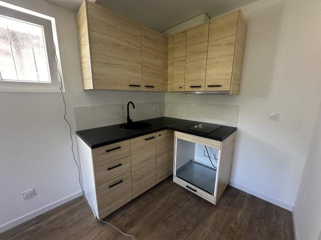 Location Appartement Avenue Laurent Moutton, Solliès Toucas