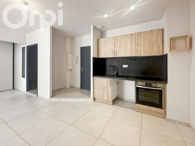 Location Appartement Avenue Léonce Verny, Aubenas