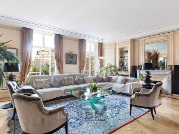 Auteuil Paris, Square Tolstoï