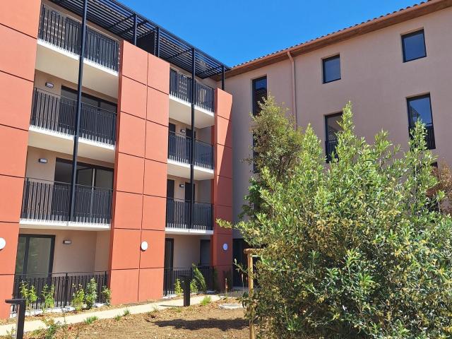 Location Appartement Avenue Monseigneur Robert Dalverny, Nîmes