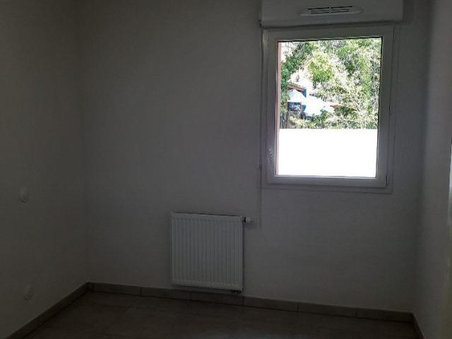 Location Appartement Avenue Monseigneur Robert Dalverny, Nîmes