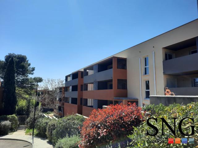 Location Appartement Avenue Monseigneur Robert Dalverny, Nîmes