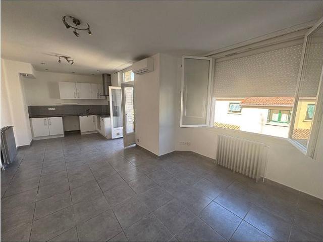 Location Appartement Avenue Marcel Cachin, Alès