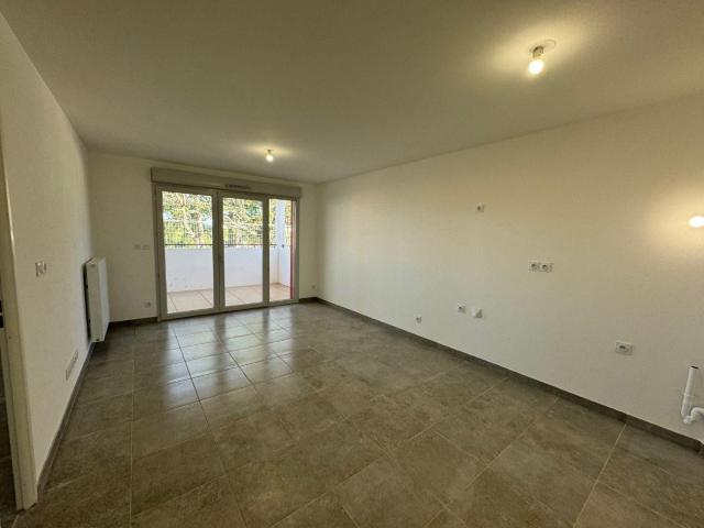Location Appartement Avenue Saint Aloi, Trets