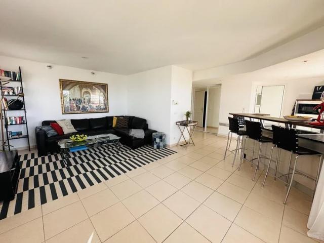 Location Appartement Avenue Saint Nicolas, Cannes