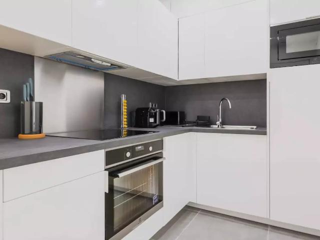 Location Appartement Avenue Secrétan, Paris