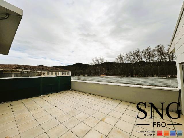 Location Appartement Avenue Paul Julien, Le Tholonet