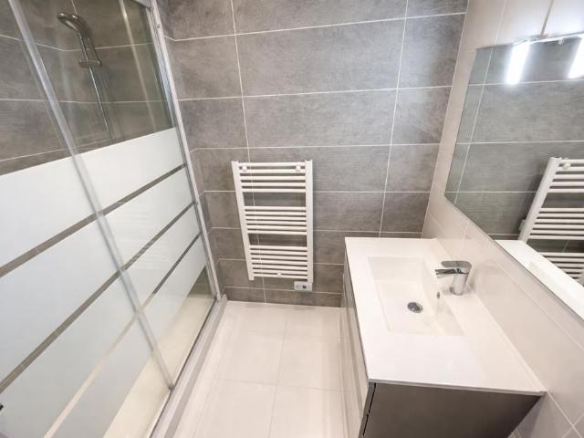 Location Appartement Avenue Pasteur, Échenoz la Méline
