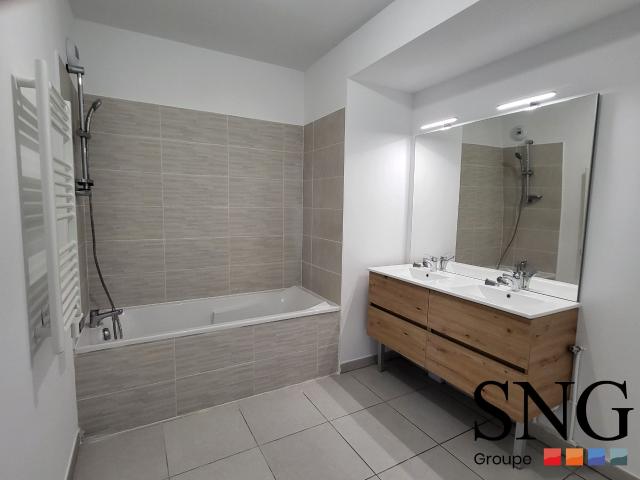 Location Appartement Avenue Pierre Castel, Vias