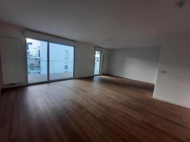 Location Appartement Avenue Pierre de Coubertin, Pont Péan